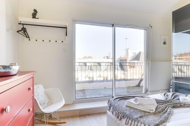 D'artiste, Terrasse Vue Tour Eiffel Apartment Paris